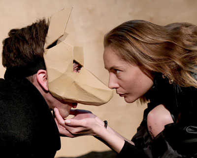 Человек в закрытой комнате